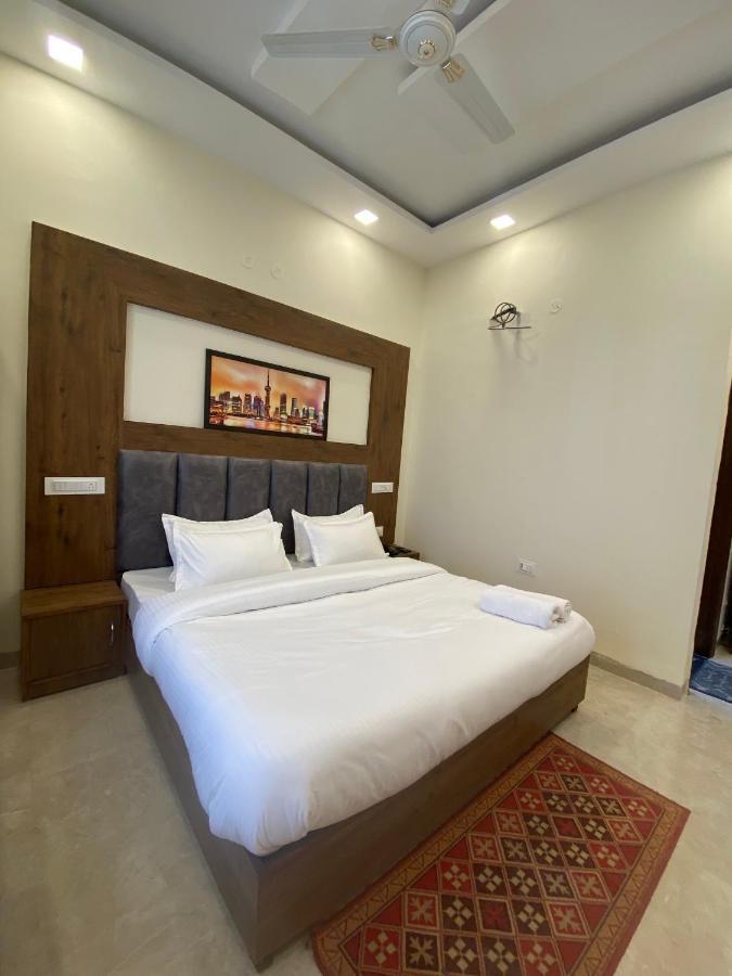 Hotel Woodlark Zirakpur - A Peaceful Stay מראה חיצוני תמונה