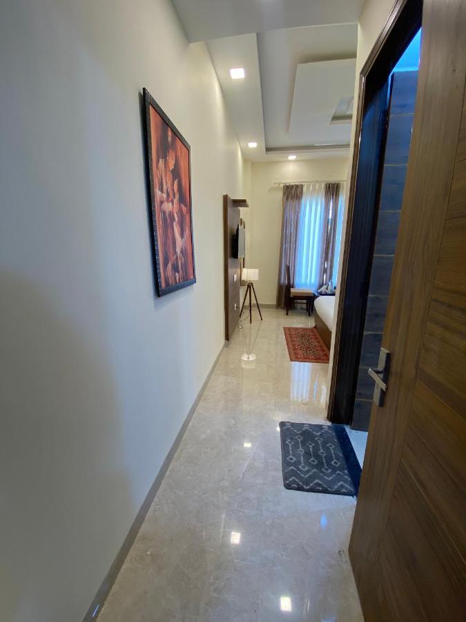 Hotel Woodlark Zirakpur - A Peaceful Stay מראה חיצוני תמונה