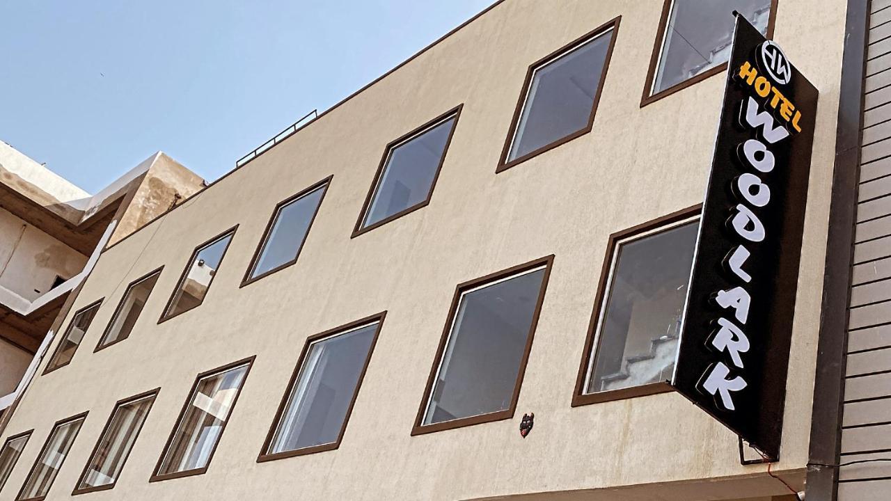 Hotel Woodlark Zirakpur - A Peaceful Stay מראה חיצוני תמונה