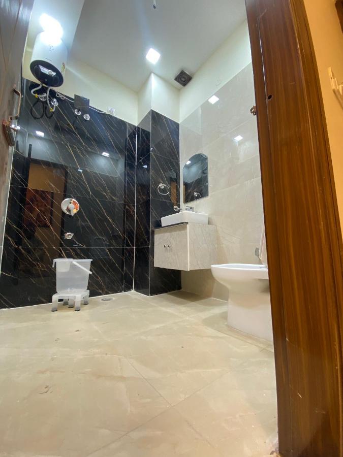 Hotel Woodlark Zirakpur - A Peaceful Stay מראה חיצוני תמונה