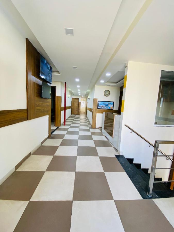 Hotel Woodlark Zirakpur - A Peaceful Stay מראה חיצוני תמונה